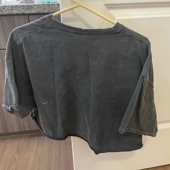 COPY - Urban outfitters Pink Floyd oversized crop - Picture 2 of 2